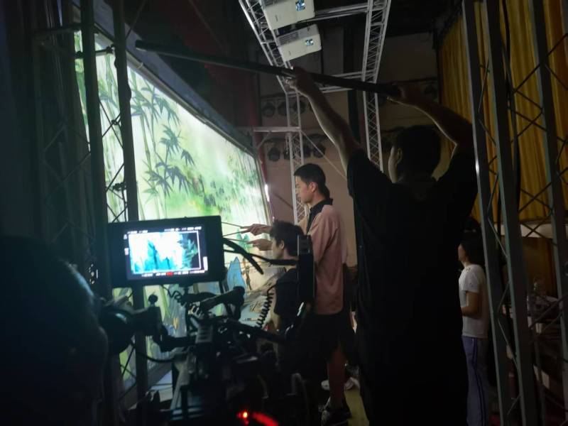 攀枝花TVC拍摄公司：美妆时尚造梦师，雕琢细节中的高级质感